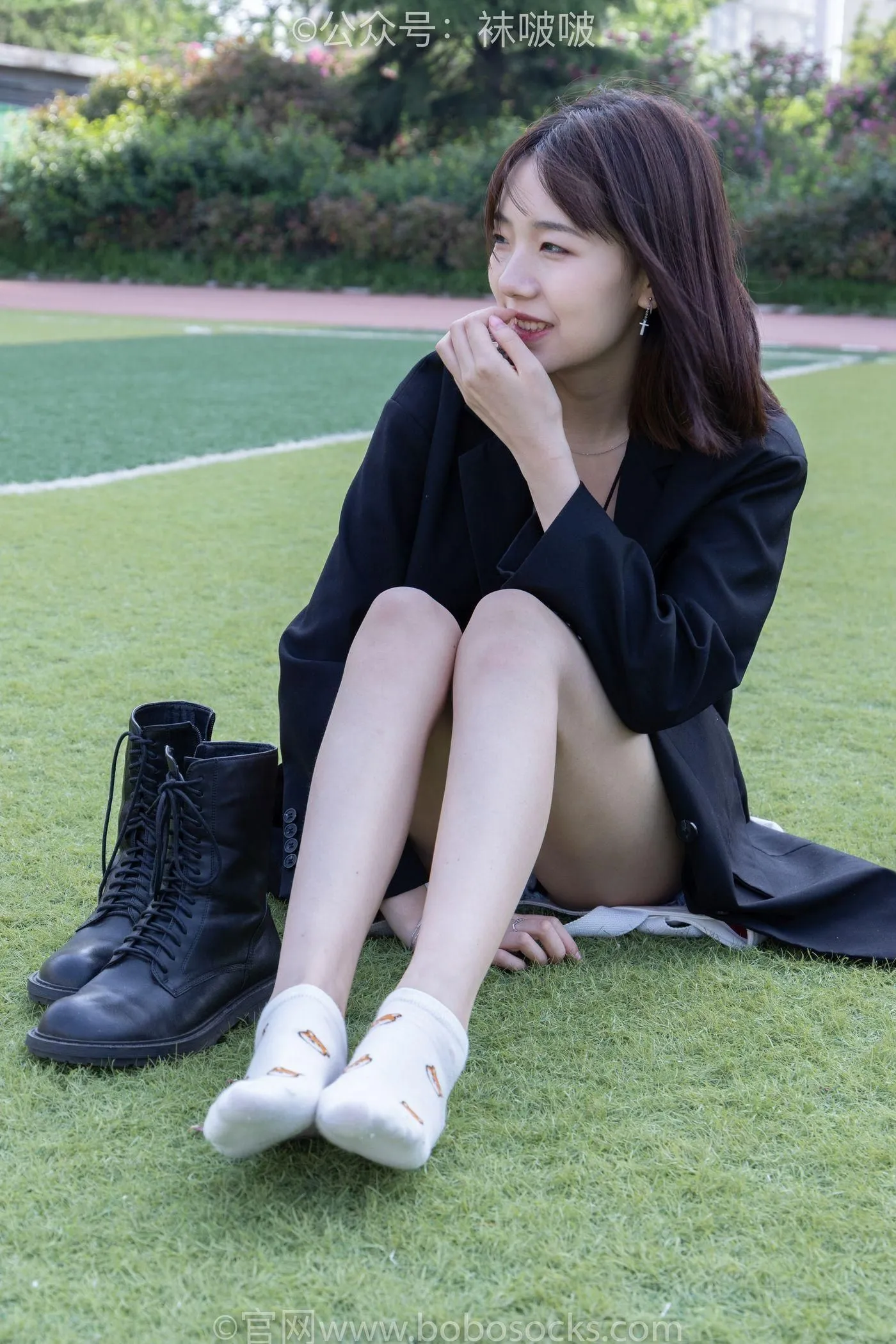 [BoBoSocks袜啵啵]NO.010 小甜豆-马丁靴、白色短棉袜、裸足 [117P]插图1